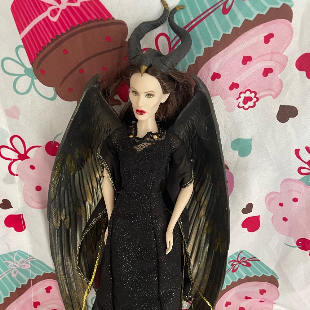 🚫sold🚫💖collectable maleficent doll 12”💖